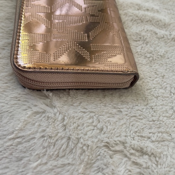 Michael Kors zip Around Rose Gold Wallet EUC - Picture 7 of 9